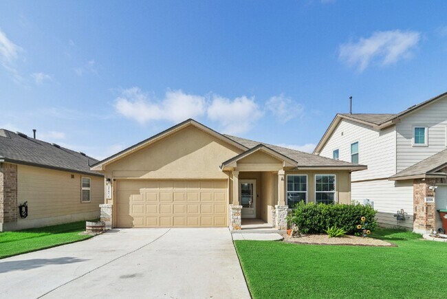 Building Photo - "Charming 4-Bedroom Oasis with custom fini...