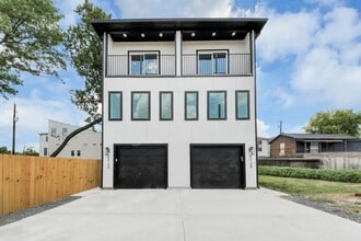 Building Photo - 4410 Allen St