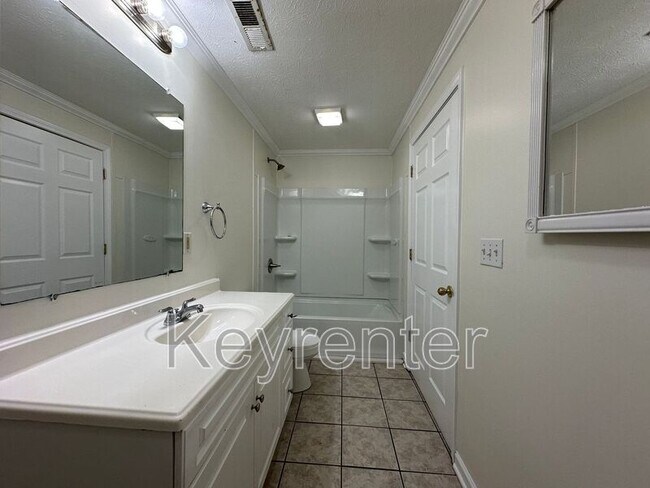 Foto del edificio - 379-377-A Robertsville Rd