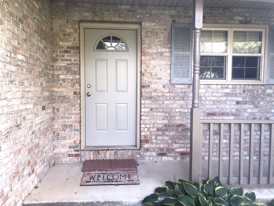 Front entrance with porch - 6223 Cross Bend Ct