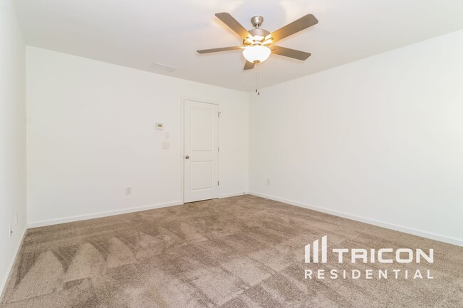 Foto del edificio - 2100 Rosemary Park Ln