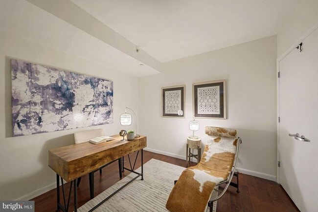 Foto del edificio - 355 I St SW