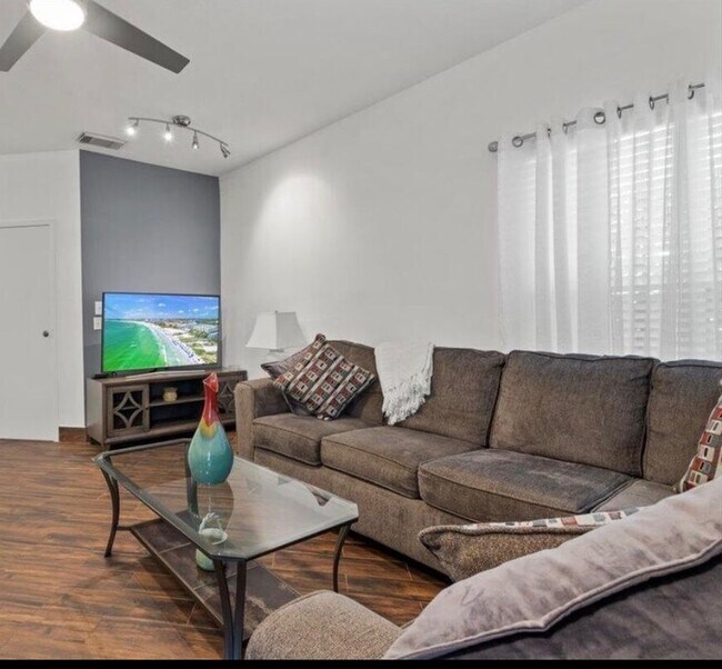 Foto del edificio - 9862 Perfect Dr
