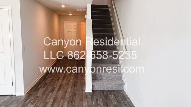 Building Photo - 740 Wayfinder Run