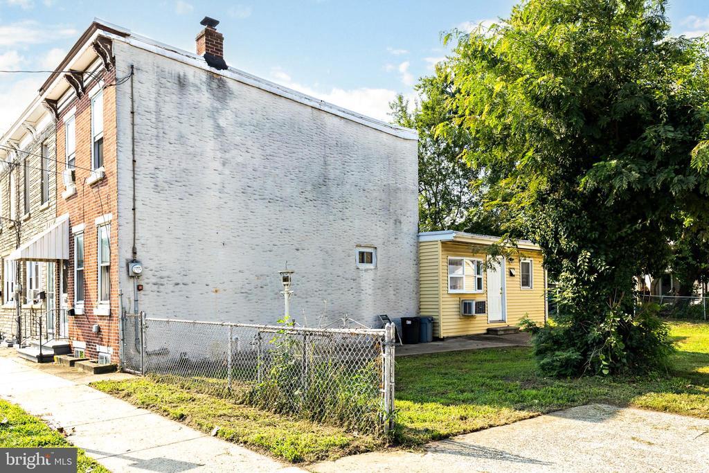 Primary Photo - 410 Middlesex St