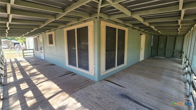 Building Photo - 572 Canal Ln