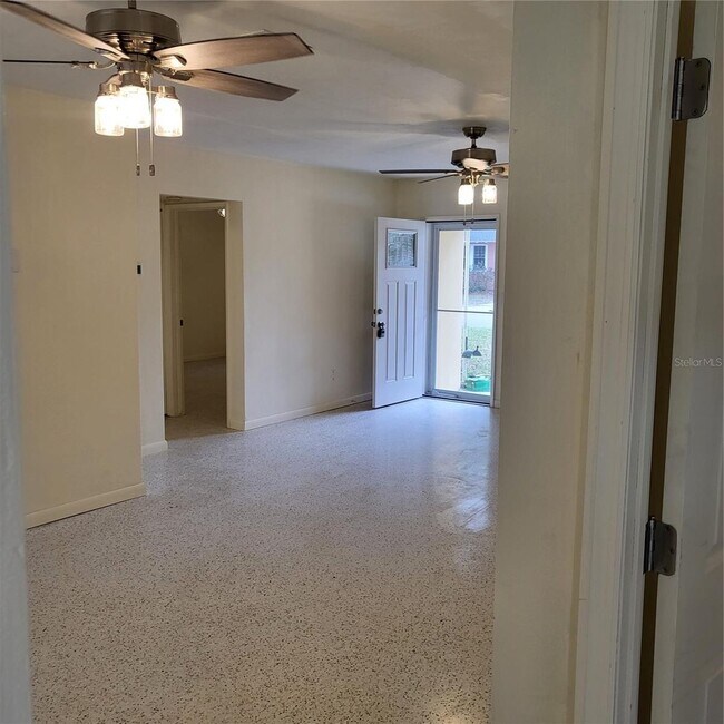Foto del edificio - 2021 Princeton Ave
