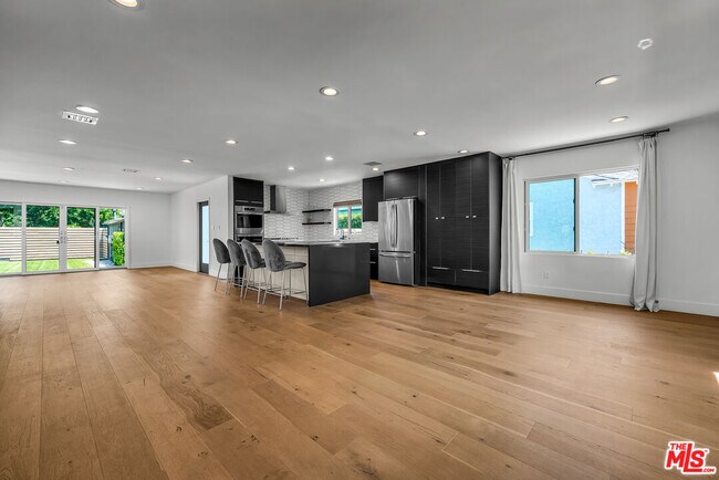 Foto del edificio - 5318 Bellaire Ave