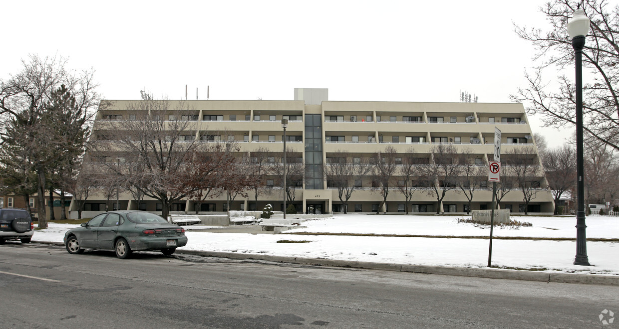 Building Photo - Romney Plaza