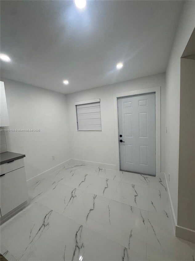 Primary Photo - 9508 NW 26th St
