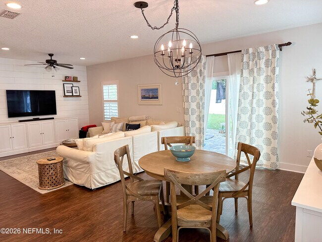 Building Photo - 1117 17th St N