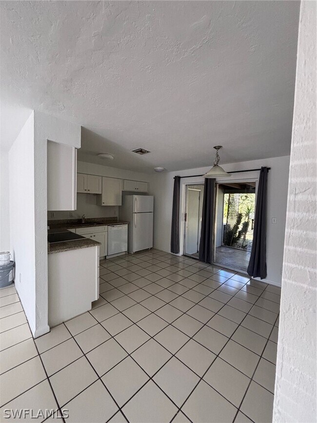 Foto del edificio - 125 Crown Dr