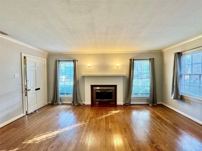 Building Photo - 5511 Longview St