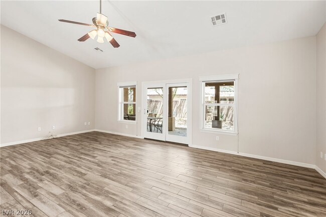 Foto del edificio - 6288 Fisher Ave