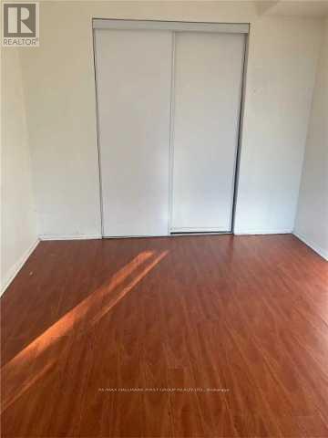 Photo du bâtiment - 2460 Eglinton Ave E