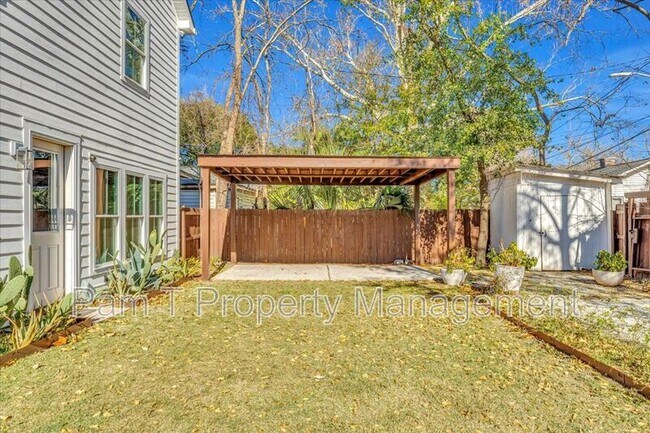 Foto del edificio - 1716 Reynolds St