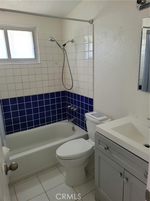 Building Photo - 20251 Riverside Dr