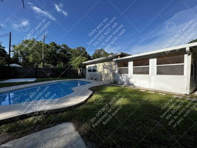Building Photo - 4 br, 3 bath House - 6726 N 11th St
