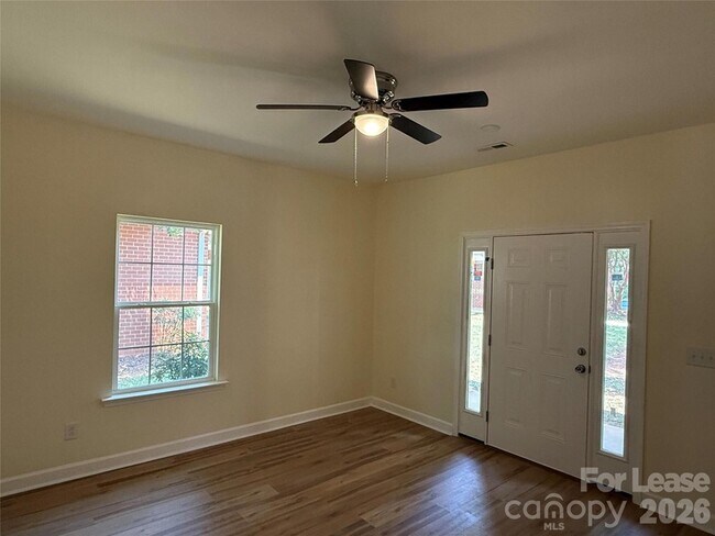 Foto del edificio - 7045 Somerset Springs Dr