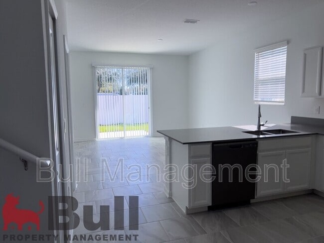 Building Photo - 7503 Atlantis Way