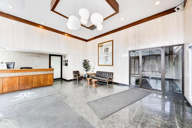 Building Photo - 444 W Fullerton Pkwy