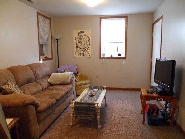 Living room - 1437 Legore Ln