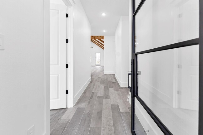 Foto del edificio - 610 Sharon St