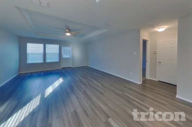 Building Photo - 1023 Spofford Dr