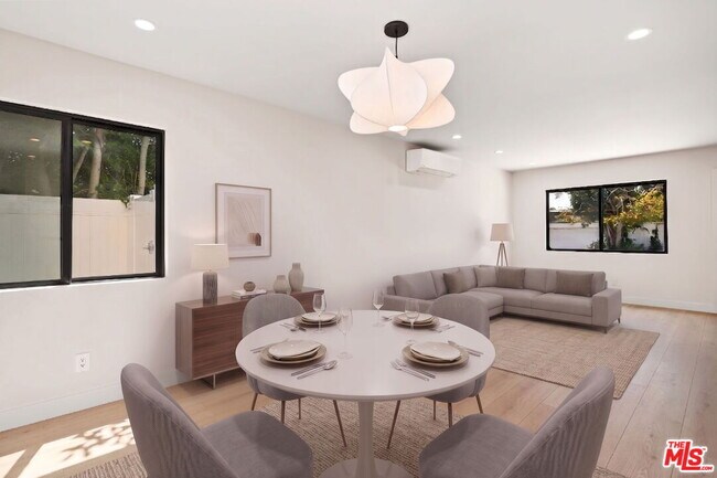 Foto del edificio - 5841 Whitworth Dr