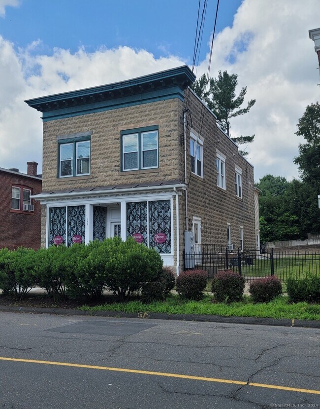 Building Photo - 199 Central St