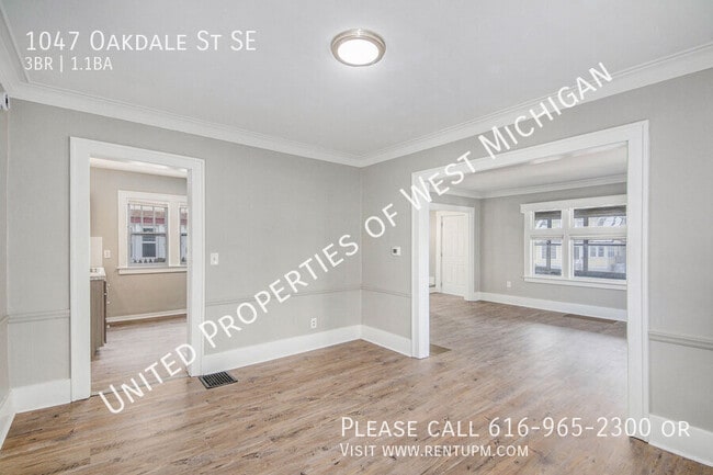 Building Photo - Available Now | 3 Bedroom, 1.5 Bath Single...