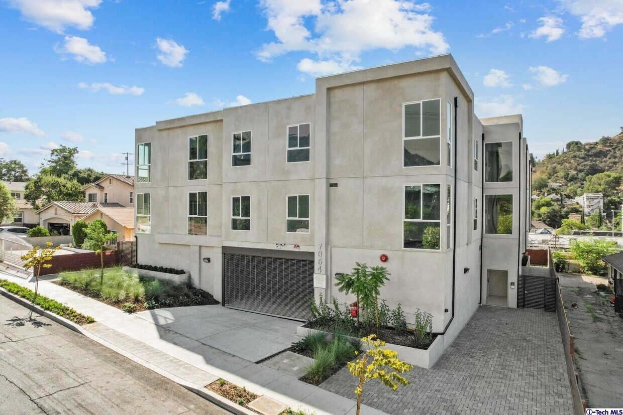 7064 Greeley St Unit 102, Los Angeles, CA 91042 Condo for Rent in Los