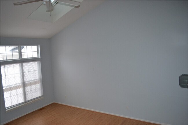 Foto del edificio - 24 Amberwood Pl