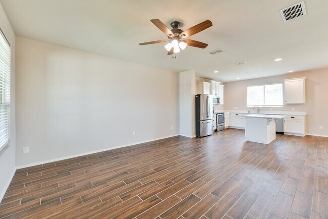 Foto del edificio - 7908 Spritsail Ln