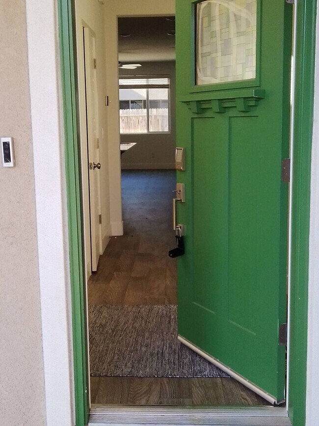 Foto del edificio - Appointment Only Do Not Disturb Occupants....