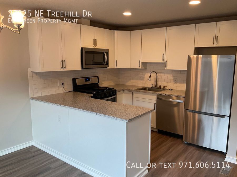 Primary Photo - 23825 NE Treehill Dr