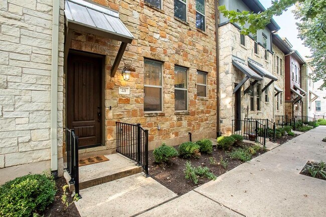 Foto del edificio - 221 Adams St