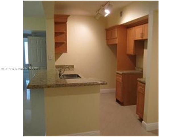 Foto del edificio - 2564 Centergate Dr