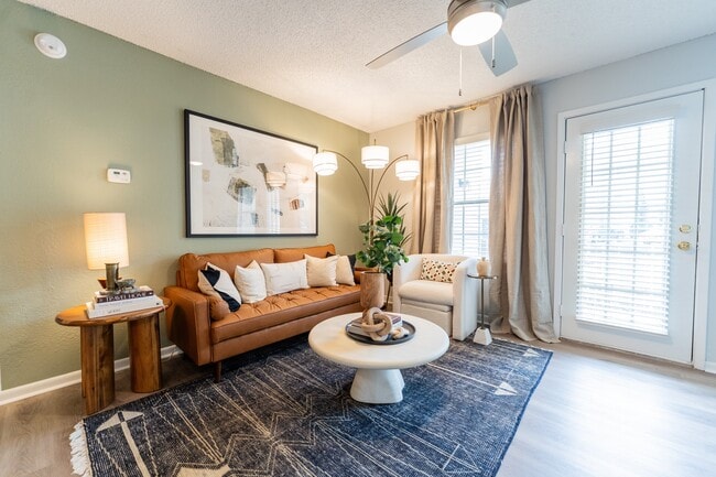 2BR, 2BA - 917SF - Nolia on the Hill
