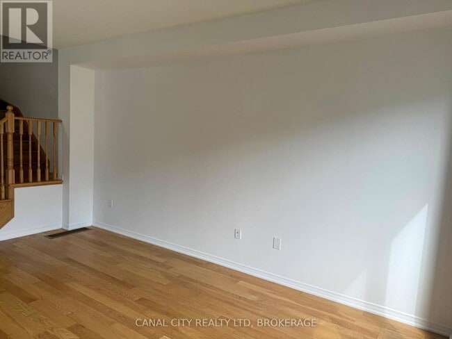 Building Photo - 51 Esther Cres