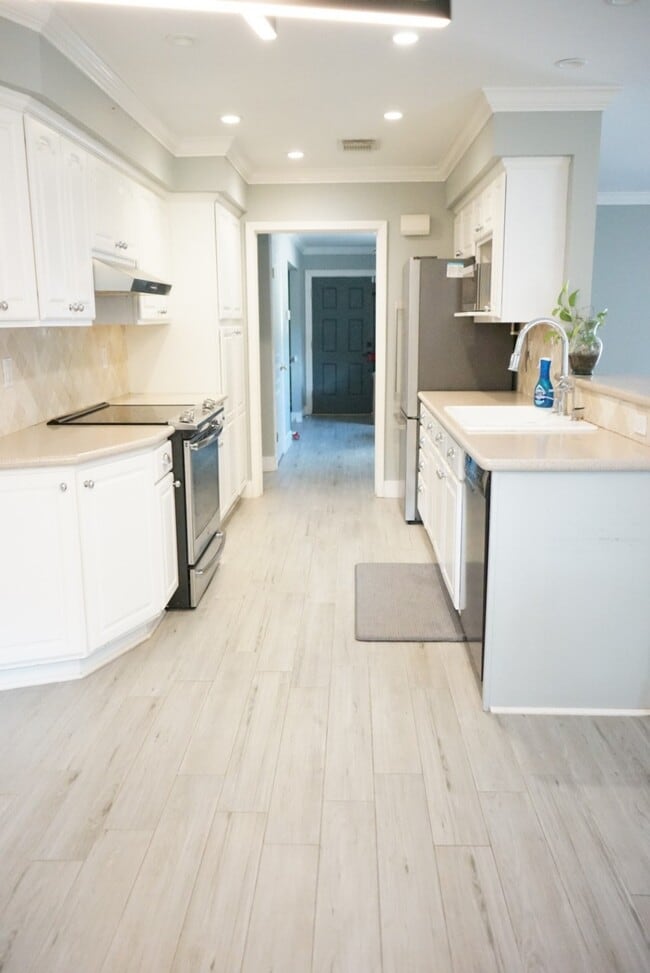 Building Photo - 6607 Apple Valley Ln