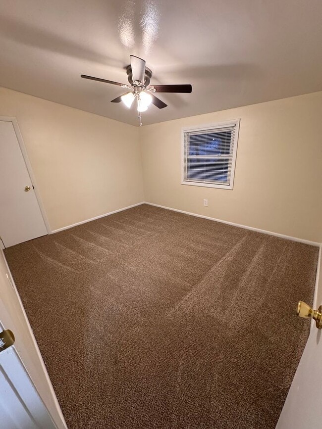 Building Photo - 1079 North Ave