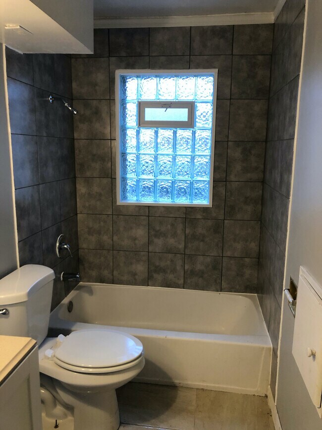 Foto del edificio - 5668 N 87th St