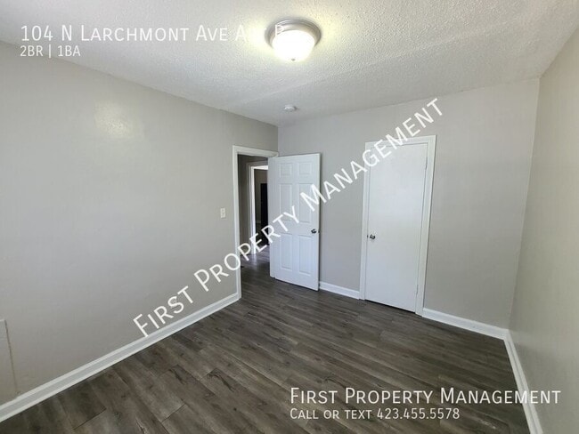 Building Photo - 104 Larchmont Ave