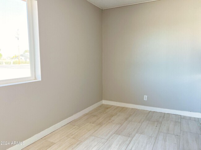 Foto del edificio - 6413 E Avalon St
