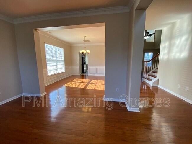Building Photo - 7001 Mountain Top Ct