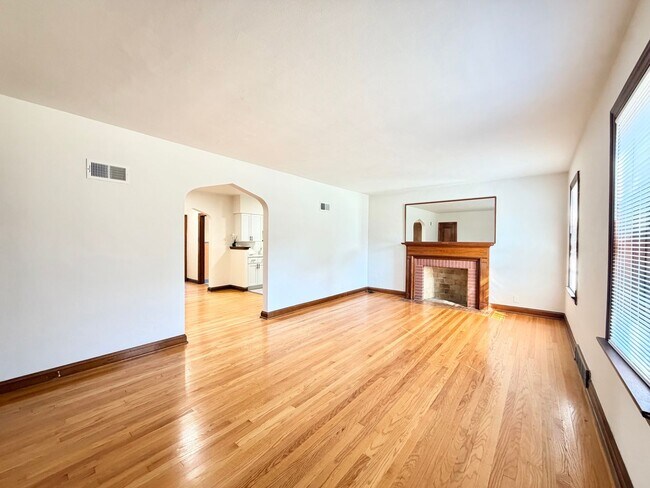 Foto del edificio - 4734 Locke Ave