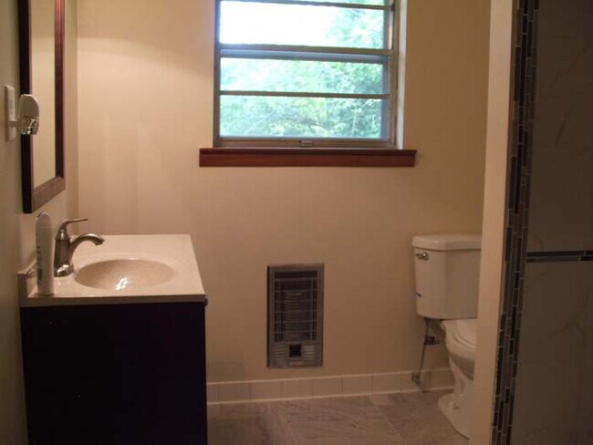 Building Photo - 3902 Rosalind Ln