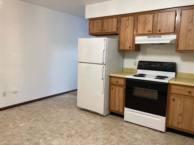 Building Photo - Marylou Unit 10 - 2 Bedroom, 1.5 Bath Town...
