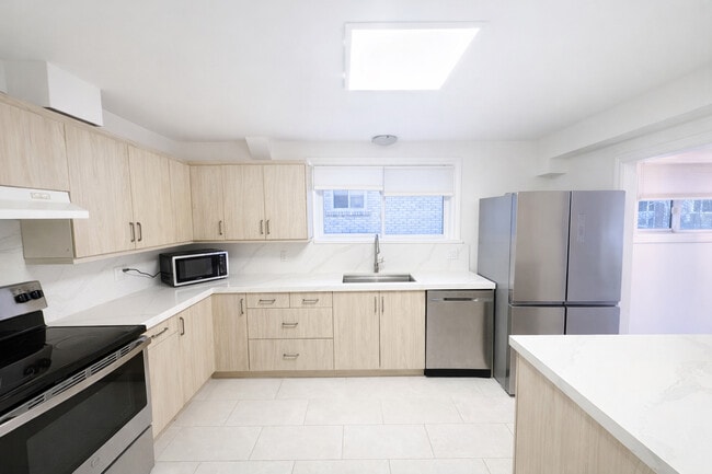 Building Photo - 9 Foord Rd